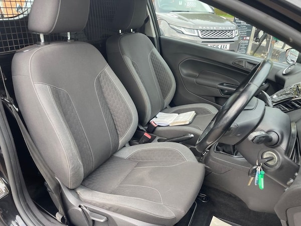 Used Ford Fiesta Van 2015 for sale - 76203434: Photo 13