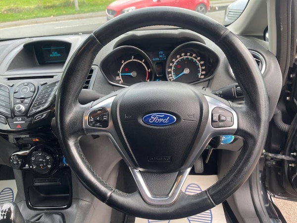 Used Ford Fiesta Van 2015 for sale - 76203434: Photo 17