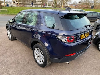 Used Land Rover Discovery Sport 2016 for sale - 77937051: Photo
