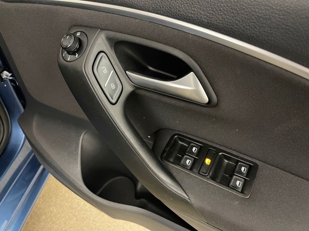 Used Volkswagen Polo 2015 for sale - 76665760: Photo 23