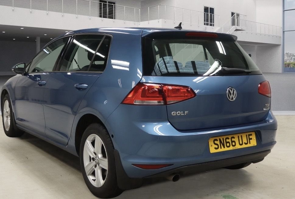 Used Volkswagen Golf 2016 for sale - 77734651: Photo 2