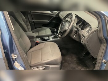 Used Volkswagen Golf 2016 for sale - 77734651: Photo