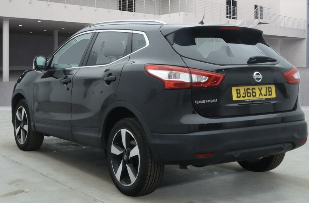 Used Nissan Qashqai 2016 for sale - 77799808: Photo 2