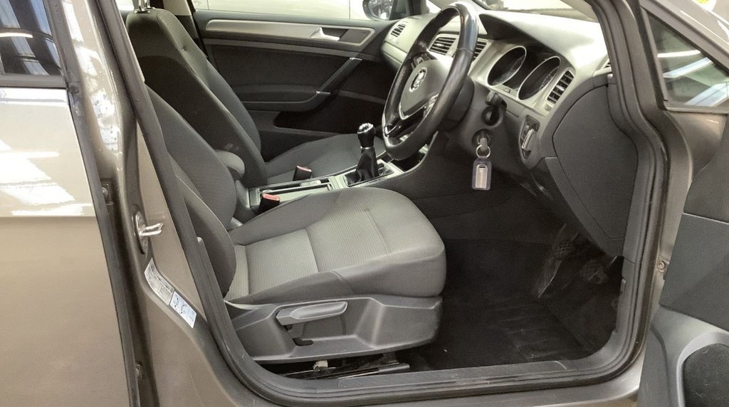 Used Volkswagen Golf 2016 for sale - 76910030: Photo 3