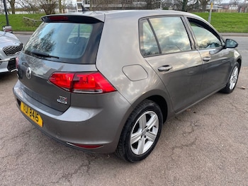 Used Volkswagen Golf 2016 for sale - 76910030: Photo