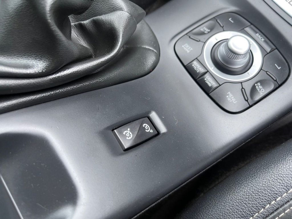 Used Renault Megane 2011 for sale - 77241567: Photo 16