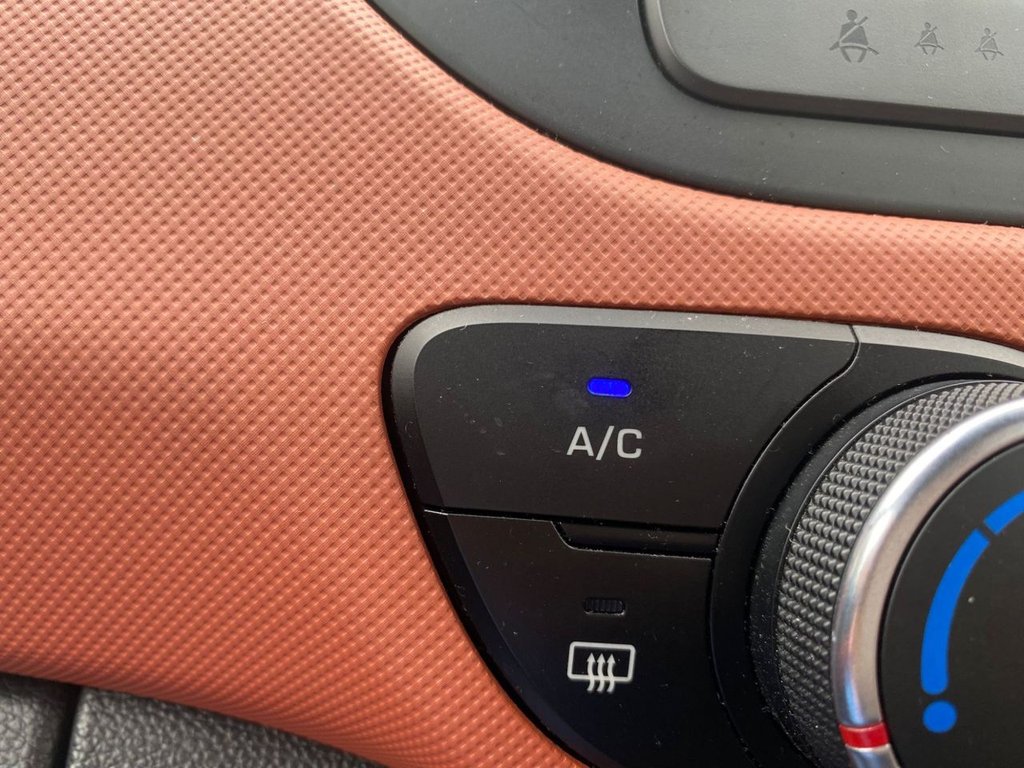 Used Hyundai i10 2014 for sale - 76210245: Photo 5