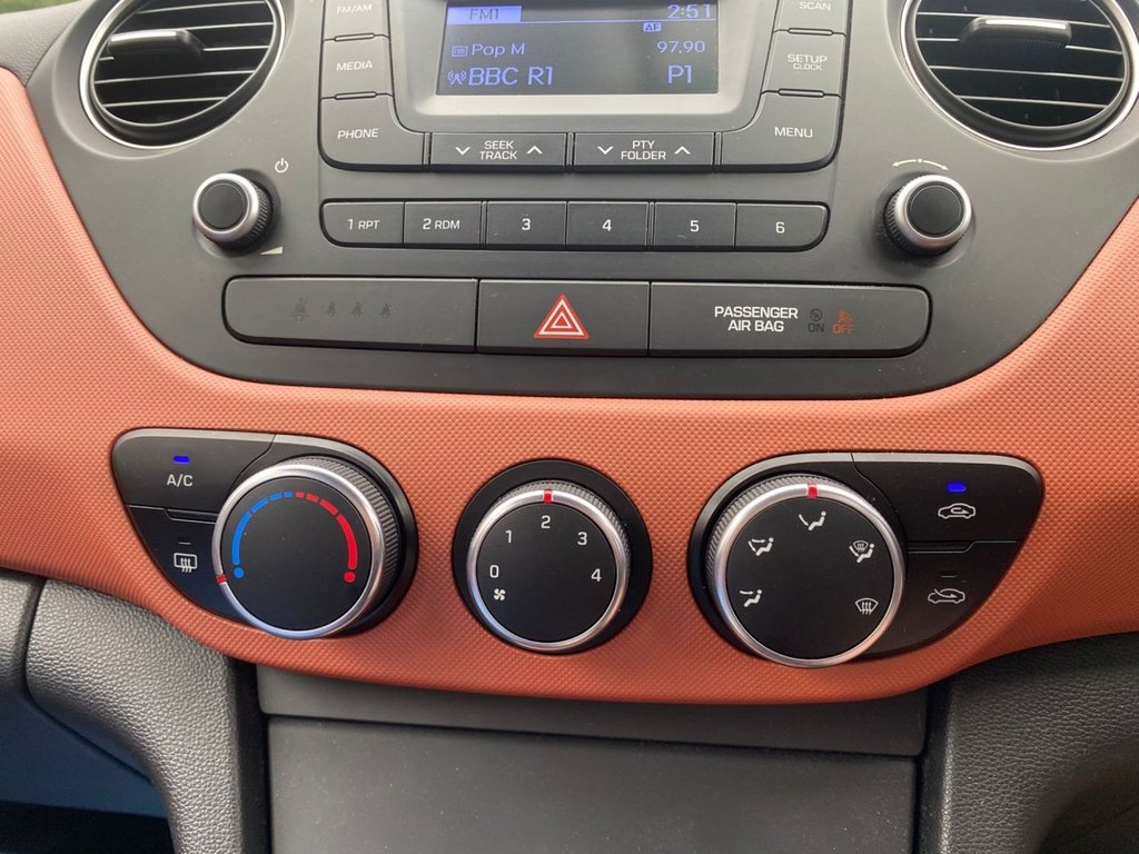 Used Hyundai i10 2014 for sale - 76210245: Photo 8