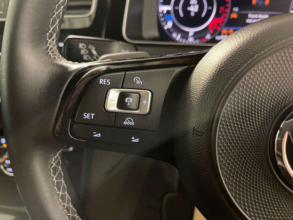 Used Volkswagen Golf 2018 for sale - 77608789: Photo 32