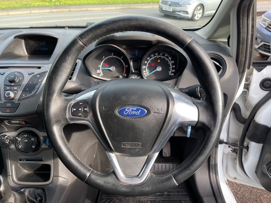 Used Ford Fiesta Van 2014 for sale - 76417951: Photo 16