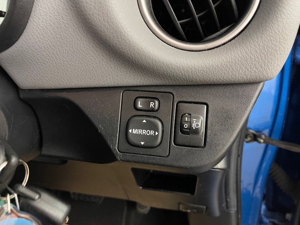 Used Toyota Yaris 2015 for sale - 76501031: Photo 25