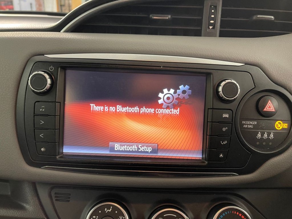 Used Toyota Yaris 2015 for sale - 76501031: Photo 35