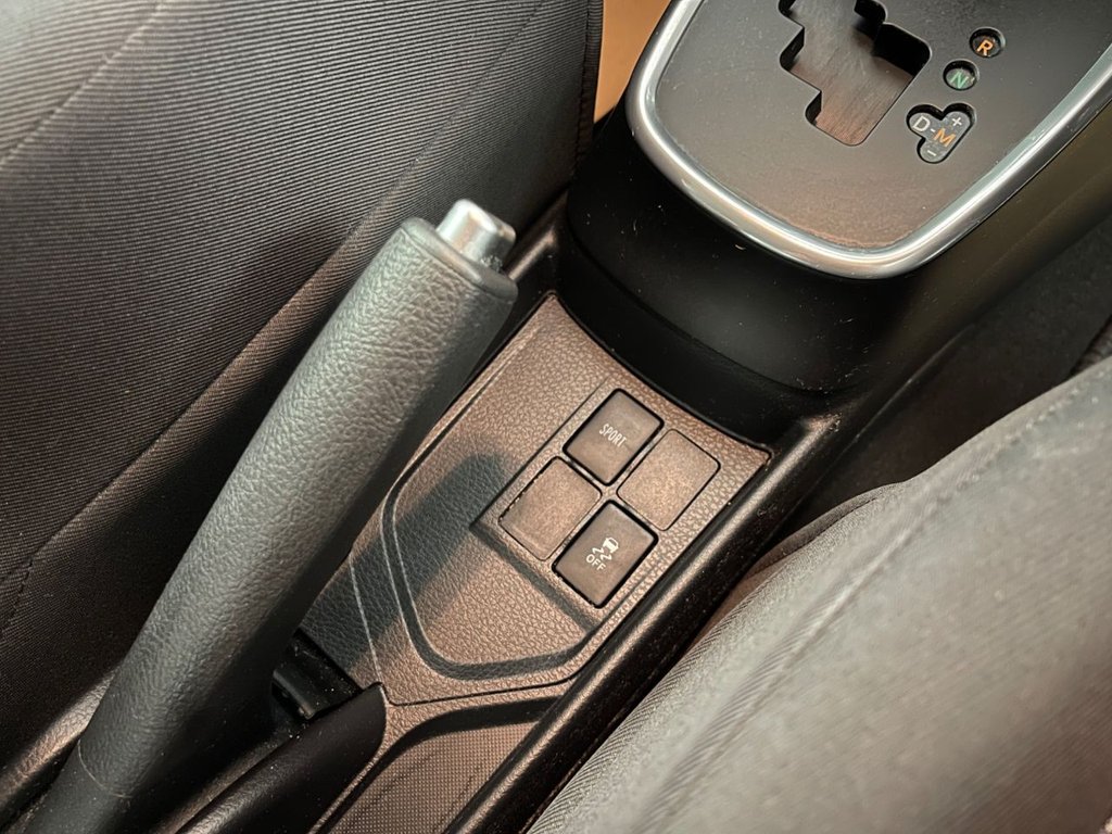 Used Toyota Yaris 2015 for sale - 76501031: Photo 37