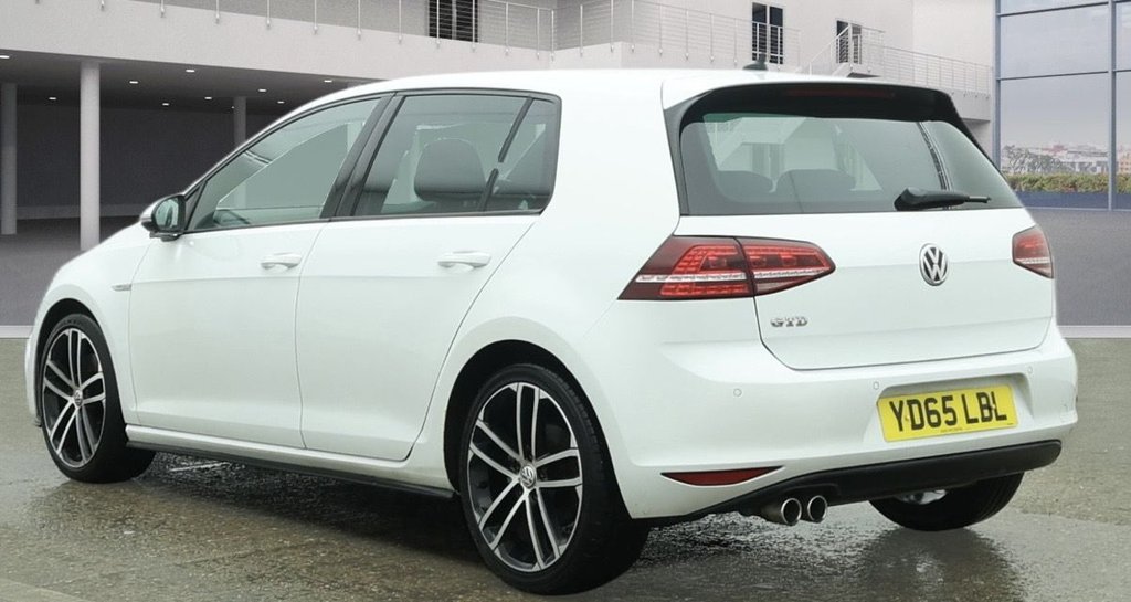 Used Volkswagen Golf 2015 for sale - 77422477: Photo 2