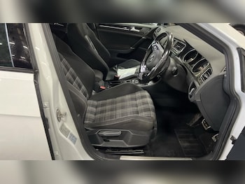 Used Volkswagen Golf 2015 for sale - 77422477: Photo