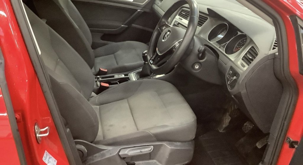 Used Volkswagen Golf 2014 for sale - 77356059: Photo 3