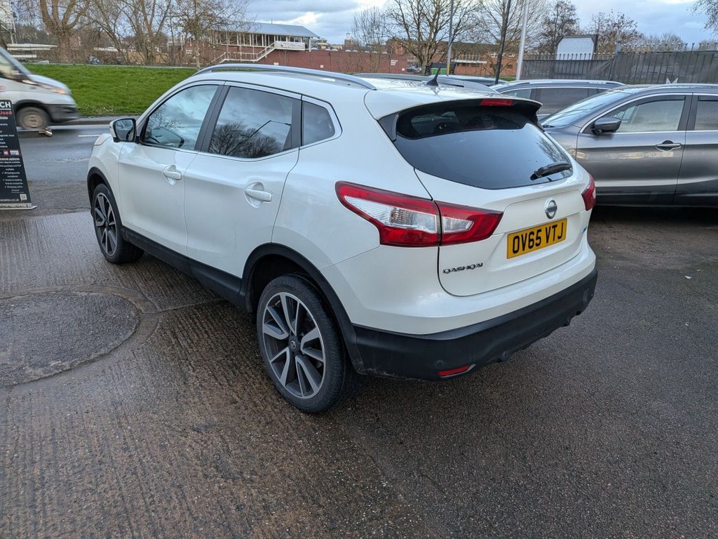 Used Nissan Qashqai 2015 for sale - 77891330: Photo 4