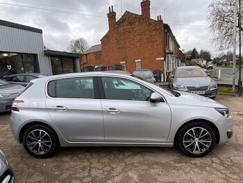 Used Peugeot 308 2016 for sale - 77583328: Photo