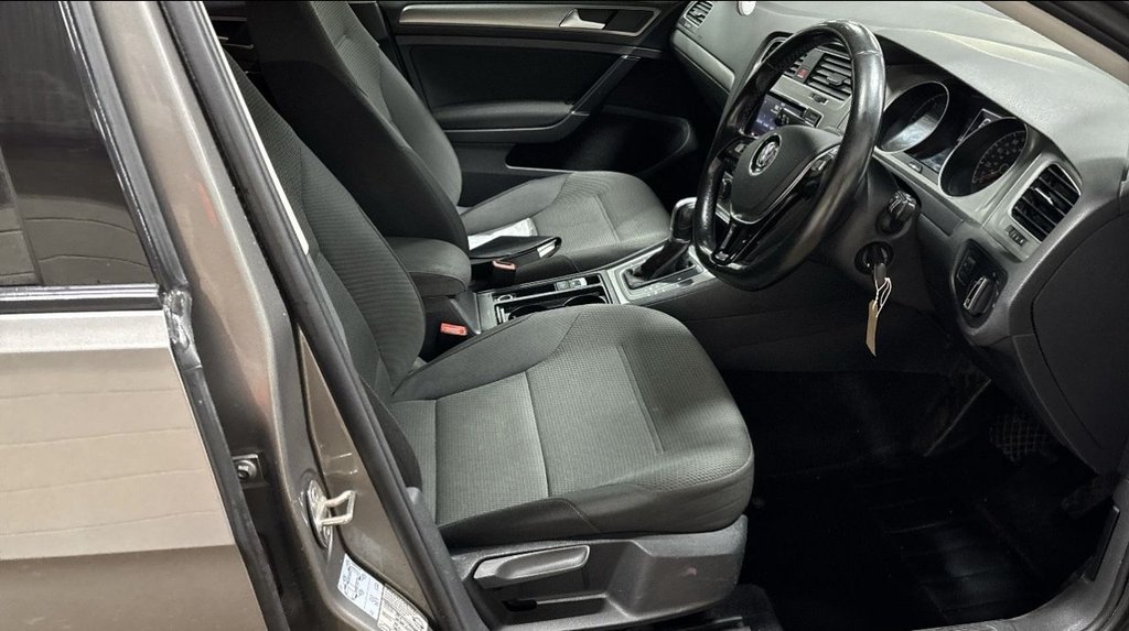 Used Volkswagen Golf 2014 for sale - 77227611: Photo 3