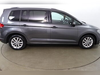 Used Volkswagen Touran 2017 for sale - 77048782: Photo