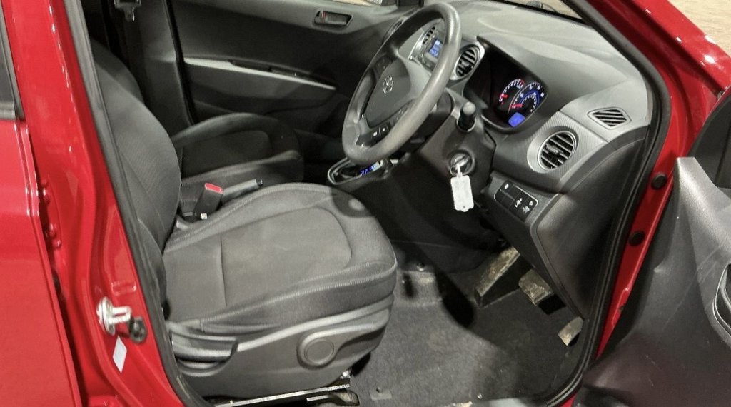 Used Hyundai i10 2017 for sale - 77437335: Photo 3