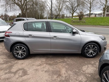 Used Peugeot 308 2016 for sale - 77276292: Photo