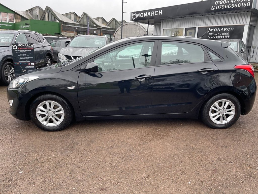 Used Hyundai i30 2014 for sale - 77121875: Photo 8
