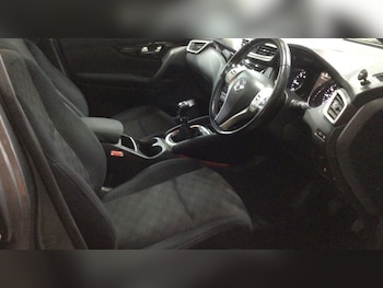 Used Nissan Qashqai 2017 for sale - 76855176: Photo