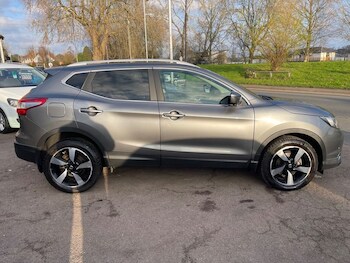 Used Nissan Qashqai 2017 for sale - 76855176: Photo