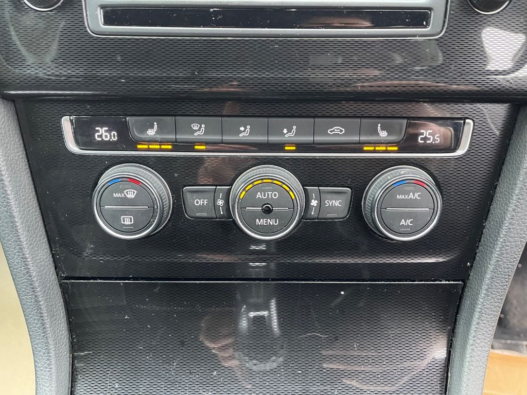 Used Volkswagen Golf 2016 for sale - 77820844: Photo 22