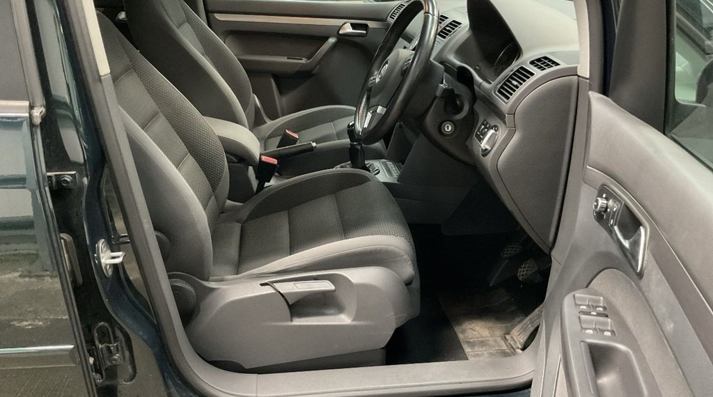 Used Volkswagen Touran 2013 for sale - 76202925: Photo 3