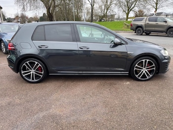 Used Volkswagen Golf 2016 for sale - 77547236: Photo