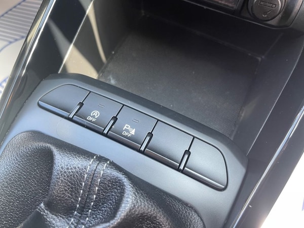 Used Kia Stonic 2019 for sale - 75537899: Photo 28