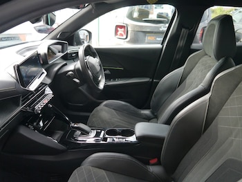 Used Peugeot 2008 2022 for sale - 75572362: Photo