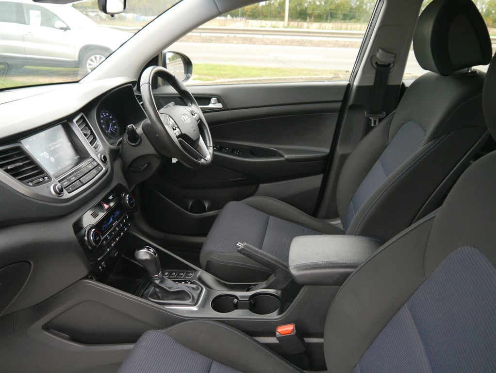 Used Hyundai TUCSON 2015 for sale - 76311420: Photo 2