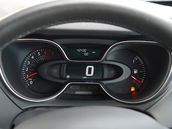 Used Renault Captur 2017 for sale - 75083302: Photo