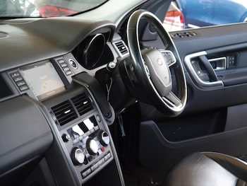 Used Land Rover Discovery Sport 2018 for sale - 79127557: Photo