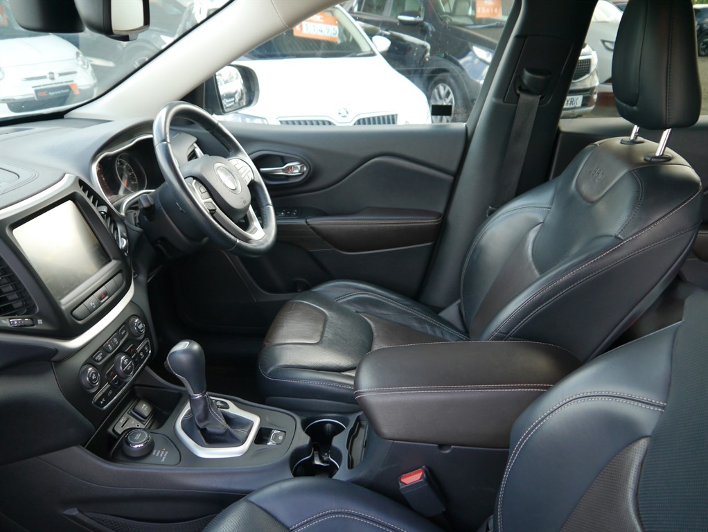 Used Jeep Cherokee 2015 for sale - 75874450: Photo 2