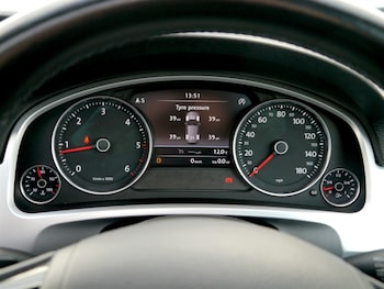 Used Volkswagen Touareg 2016 for sale - 76818083: Photo