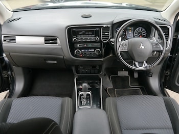 Used Mitsubishi Outlander 2017 for sale - 77795241: Photo