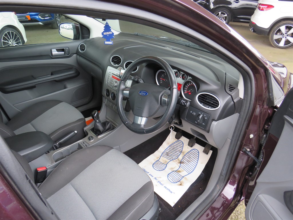 Used Ford Focus 2008 for sale - 77679125: Photo 2