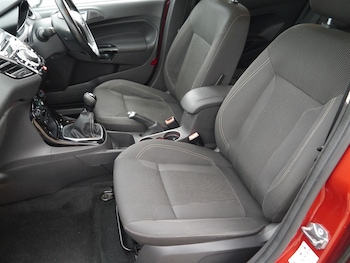 Used Ford Fiesta 2016 for sale - 78412075: Photo