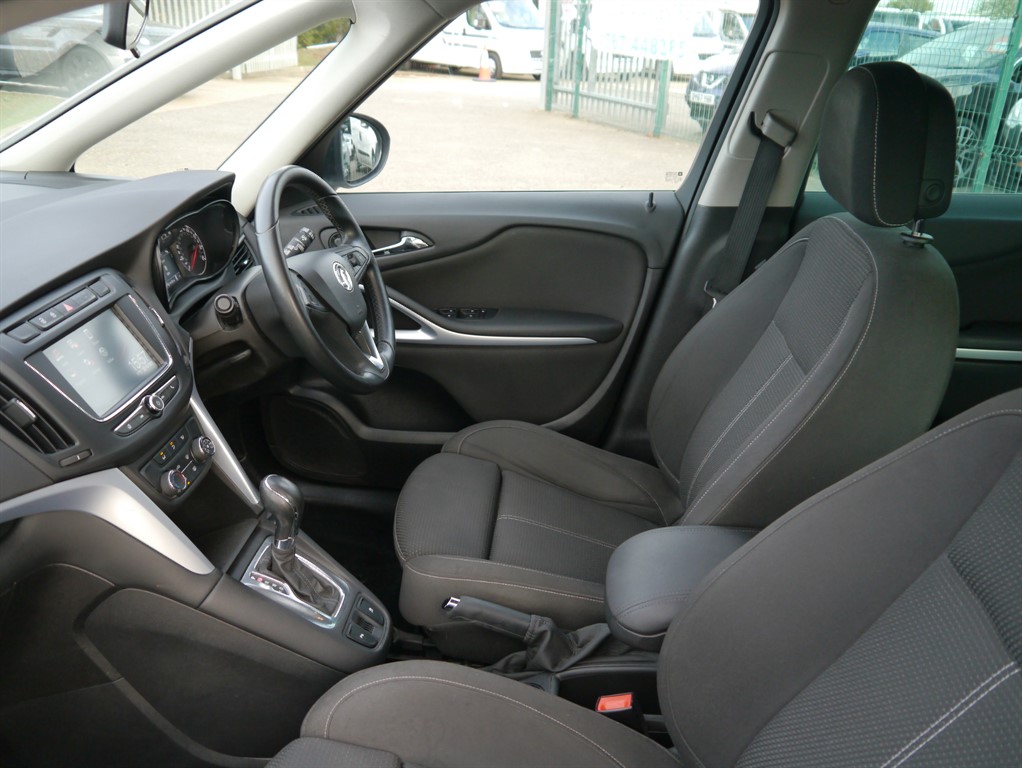 Used Vauxhall Zafira Tourer 2017 for sale - 76355309: Photo 2