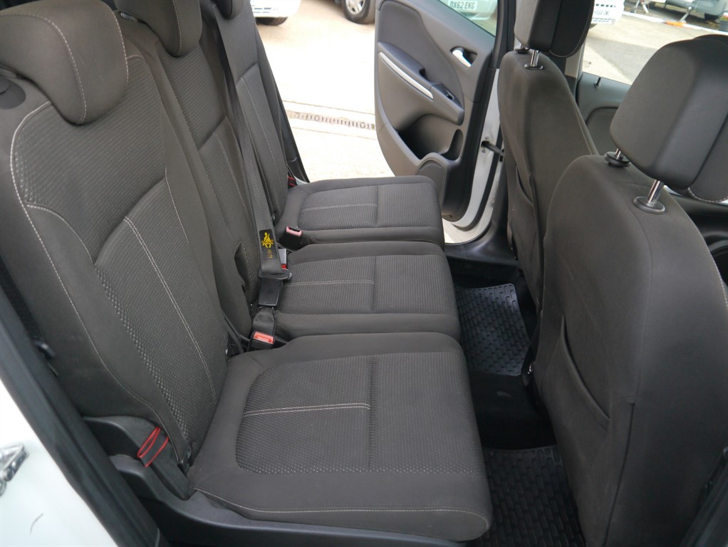 Used Vauxhall Zafira Tourer 2017 for sale - 76355309: Photo 5