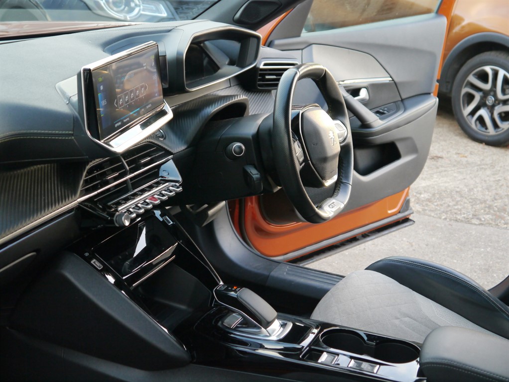 Used Peugeot 2008 2020 for sale - 76375642: Photo 2