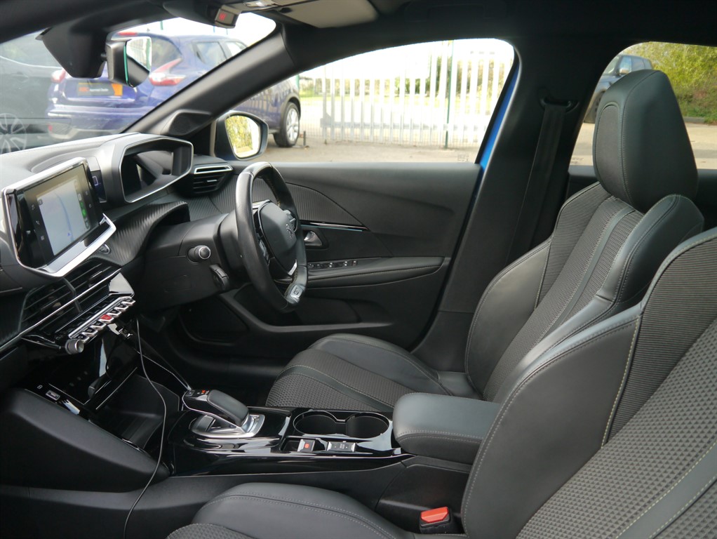 Used Peugeot 208 2020 for sale - 76351130: Photo 2
