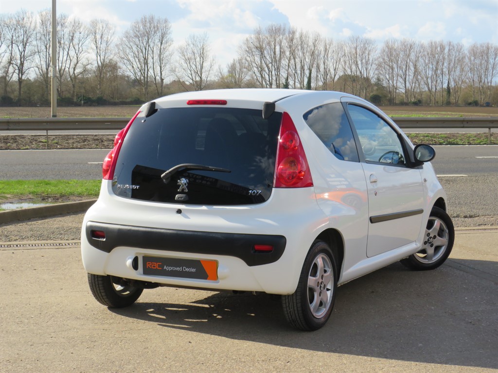 Used Peugeot 107 2014 for sale - 77890217: Photo 8