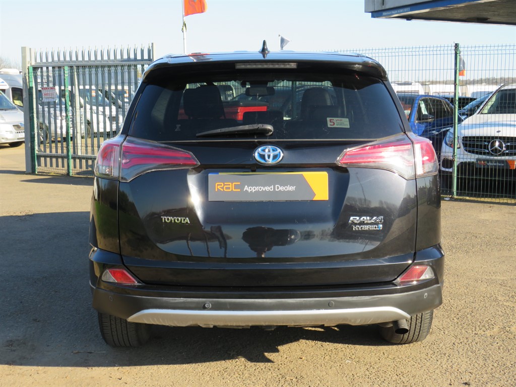 Used Toyota RAV4 2017 for sale - 77951019: Photo 10