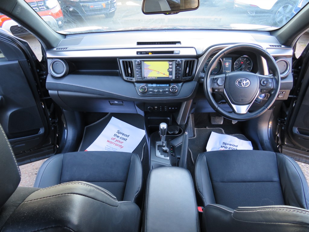 Used Toyota RAV4 2017 for sale - 77951019: Photo 2