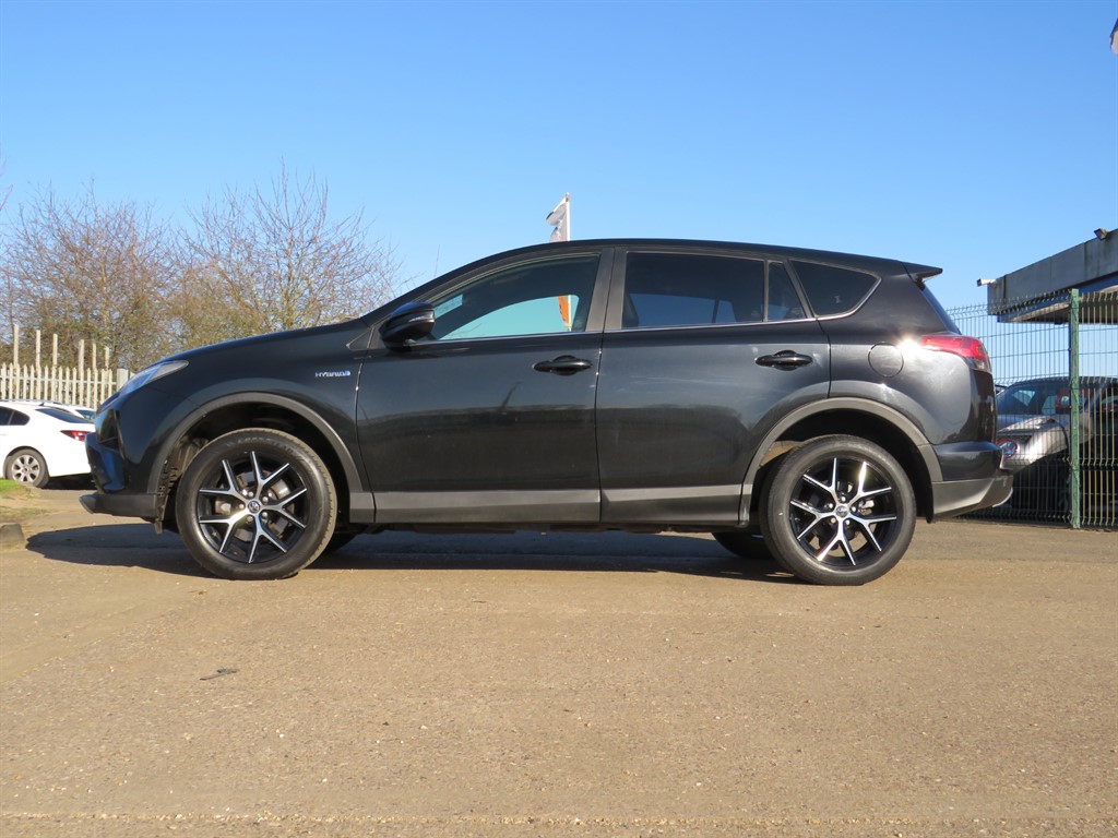 Used Toyota RAV4 2017 for sale - 77951019: Photo 8